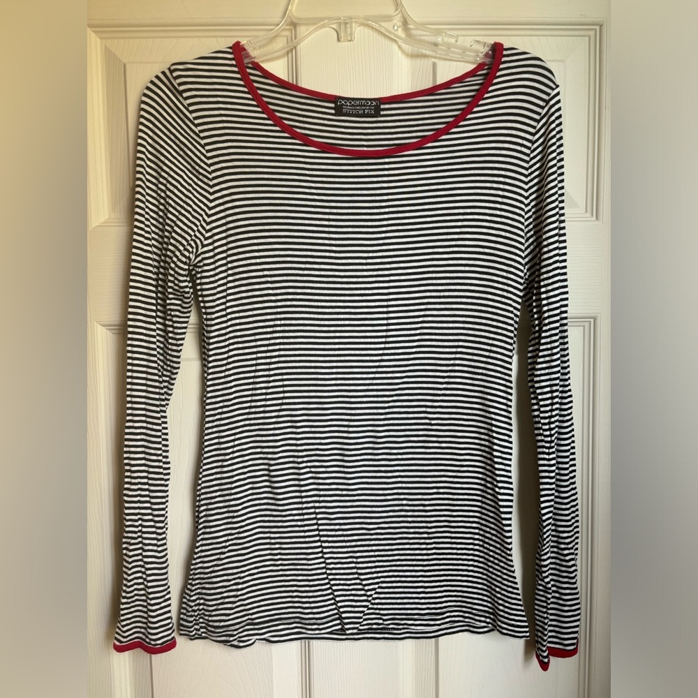Black and white striped stretchy top